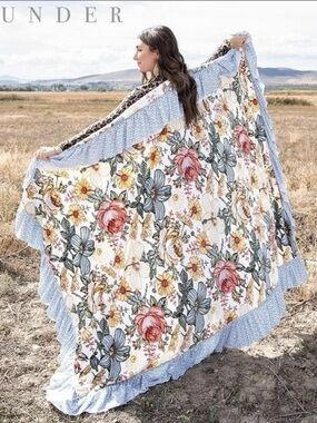 Super Soft Floral and Checkered Plunder Design Winter Plush Blanket Throw